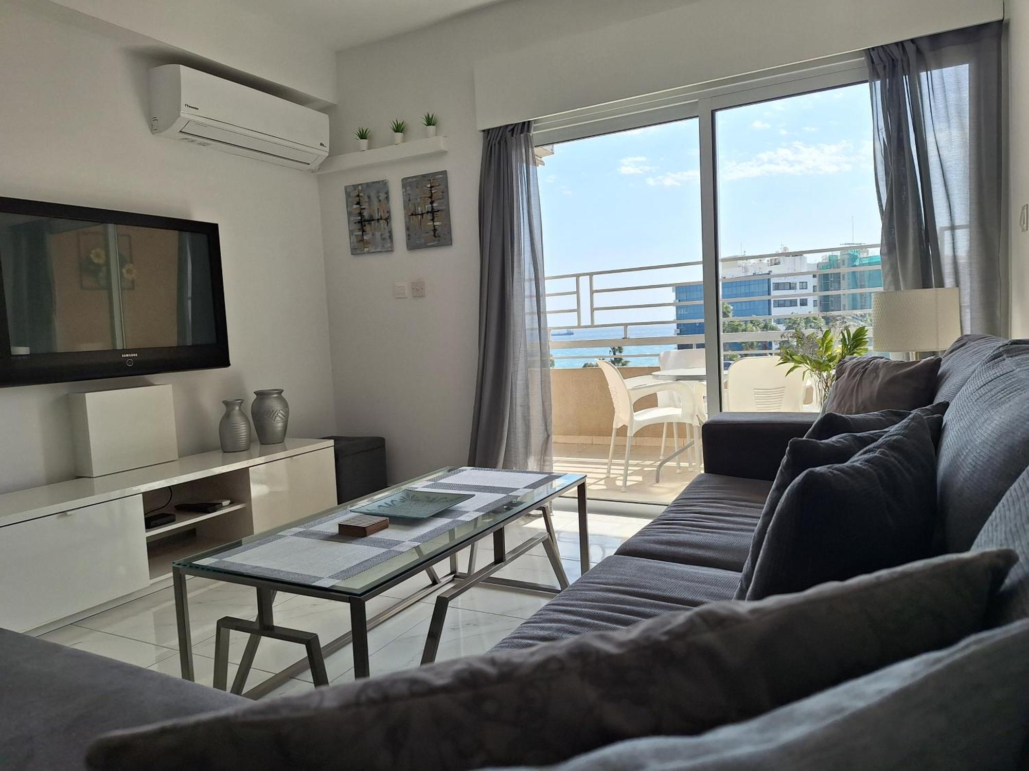 Diana Apartment Limassol Bagian luar foto